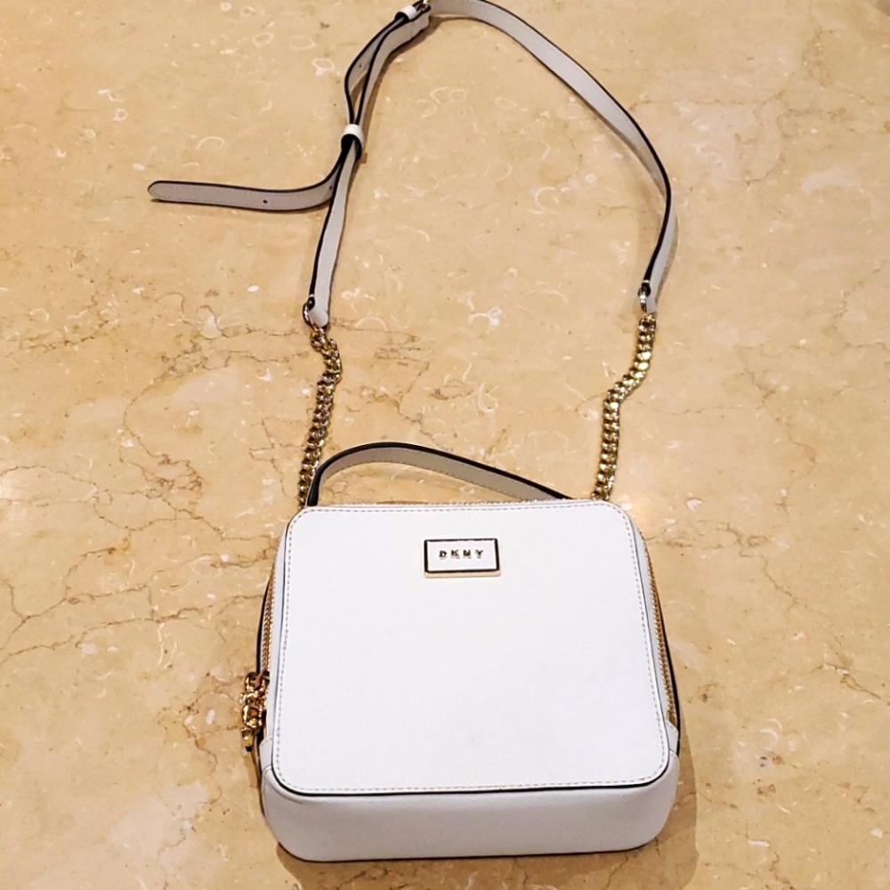 DKNY WOMEN CROSSBODY SMALL BAG